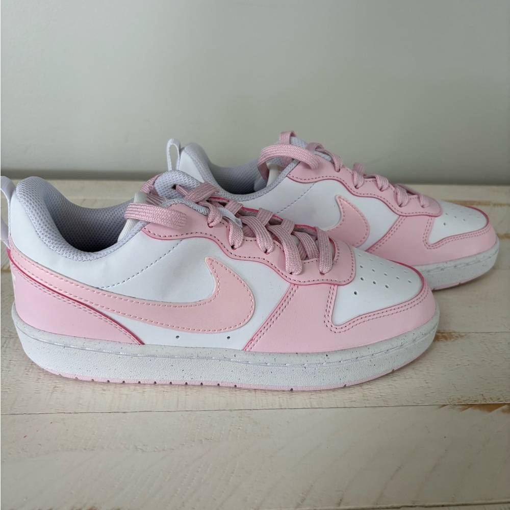 NWOT Nike Kids Court Borough Low Top